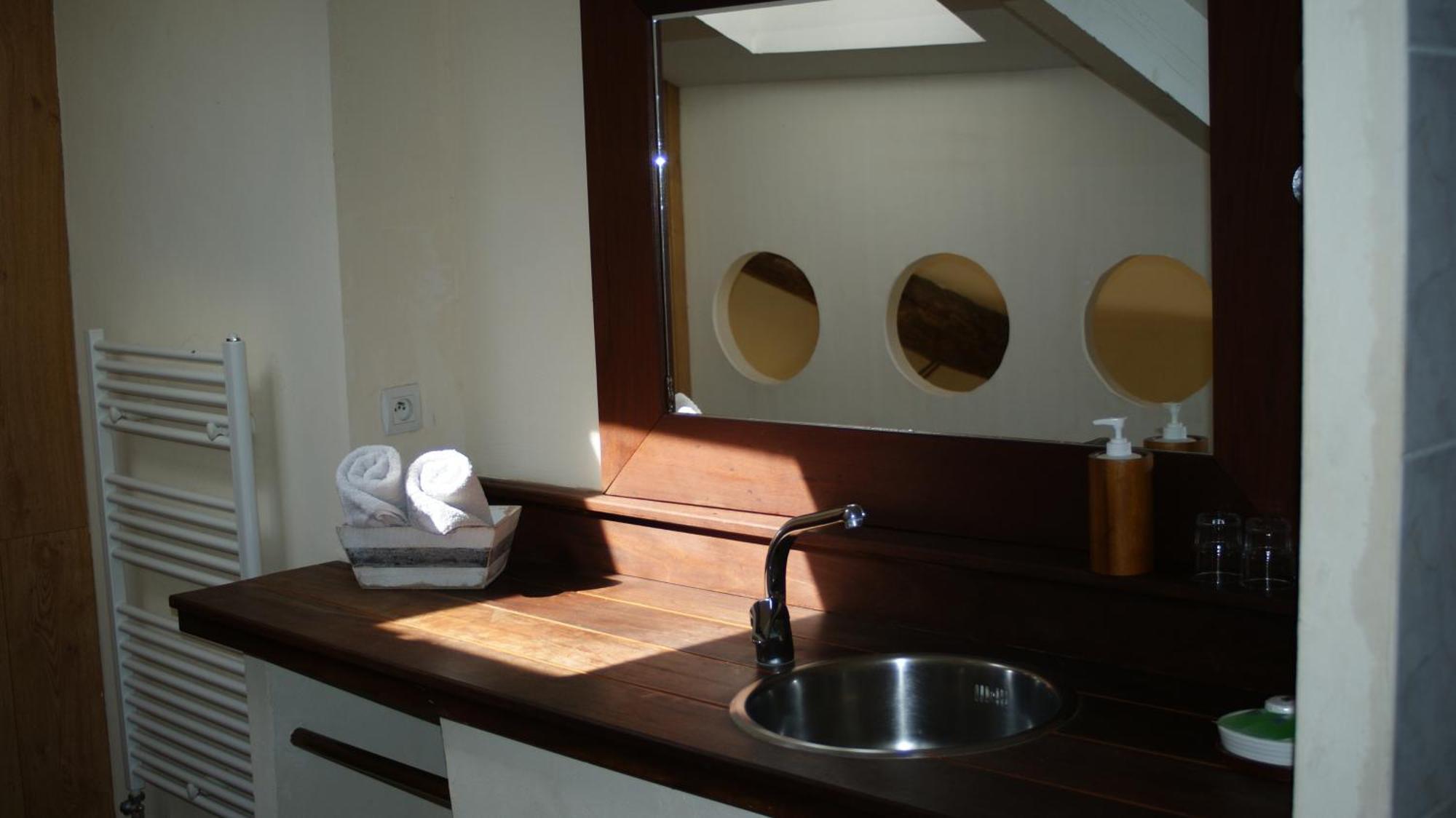Demeure de Digoine Chambre d'Hotes Bourg-Saint-Andéol Extérieur photo