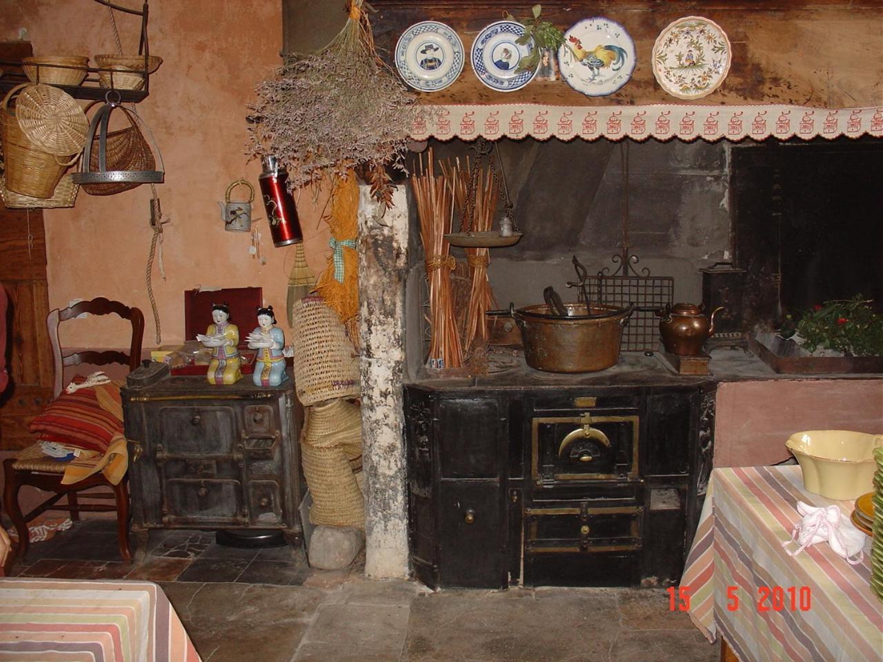Demeure de Digoine Chambre d'Hotes Bourg-Saint-Andéol Extérieur photo